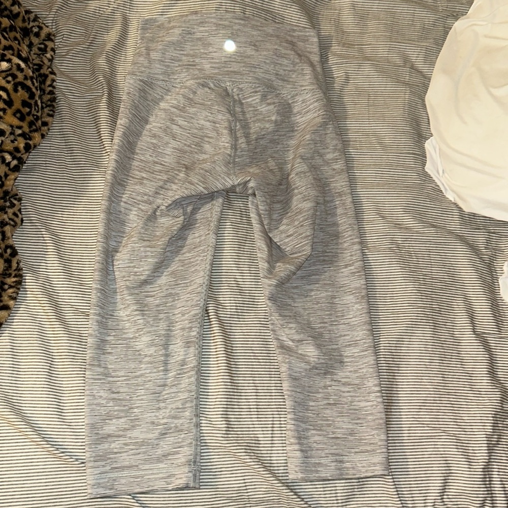 Grey Lululemon crop pants